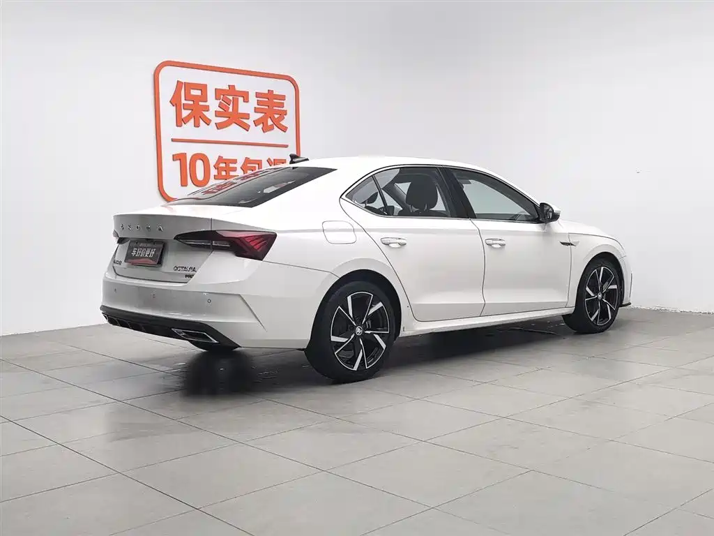 Škoda Octavia 2021 PRO TSI280 DSG Luxury Edition фото 2