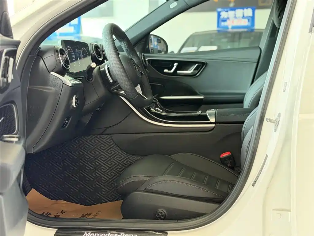 Mercedes-Benz C-Class 2023 C 260 L Sport фото 4