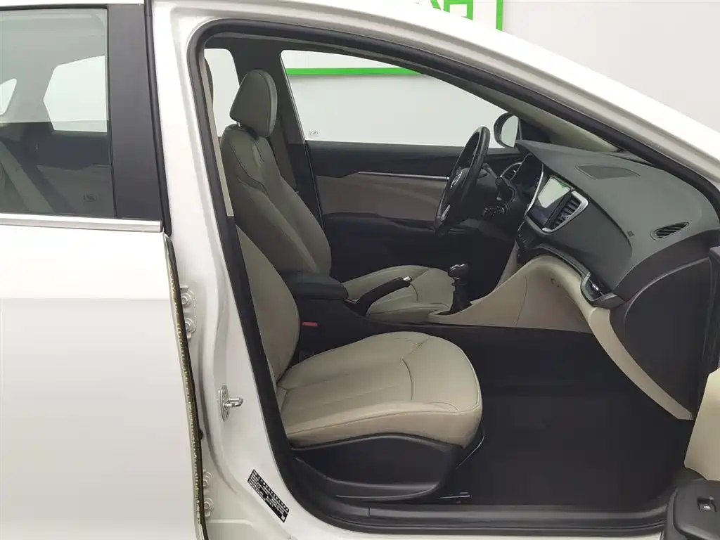 Buick Excelle 2018 15T Manual Elite (China V) фото 23