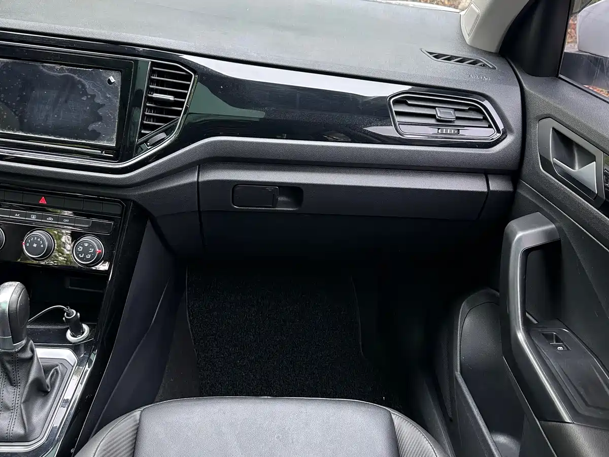Volkswagen T-ROC 2019 280TSI DSG 2WD Luxury Type China VI фото 20