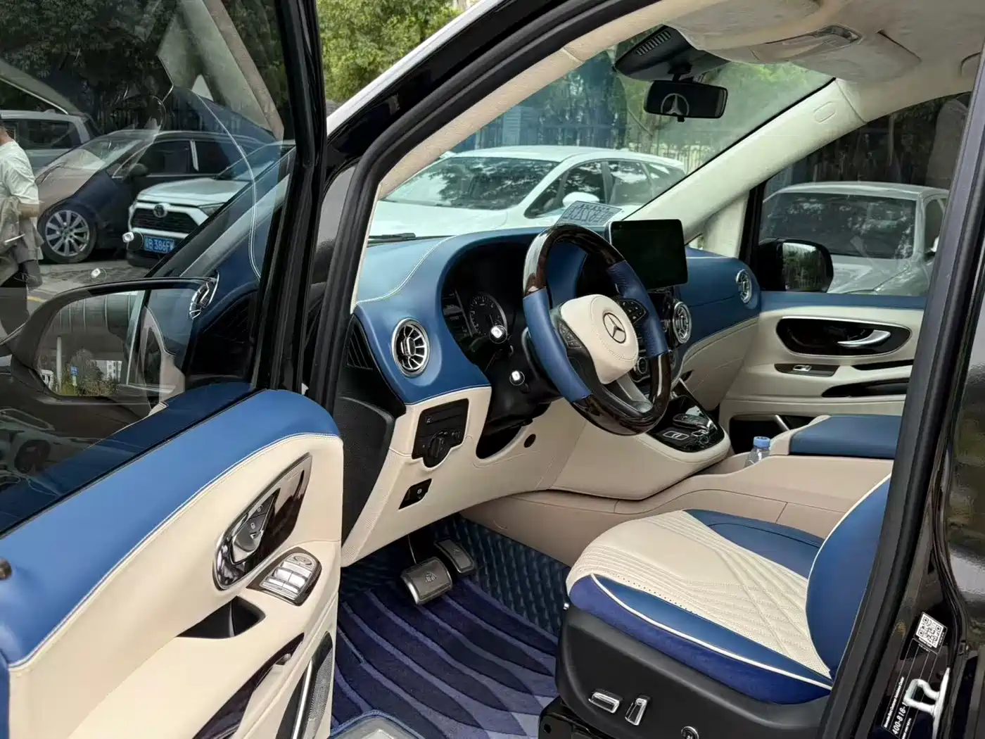 Mercedes-Benz Vito 2021 2.0T Business Edition 7-seater фото 3