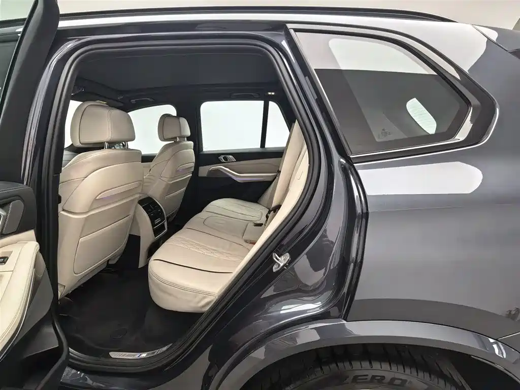 BMW X5 (Import) 2019 xDrive40i Exclusive M Sport Package фото 15