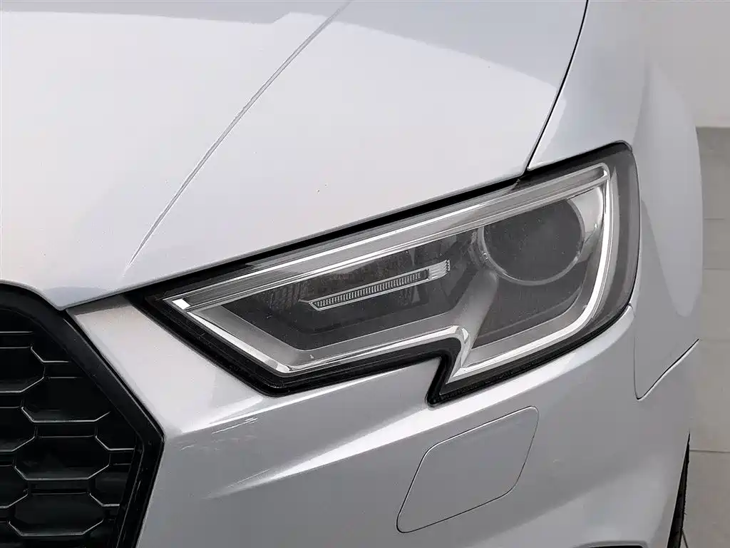 Audi A3 2017 Limousine 35 TFSI Fashion фото 7