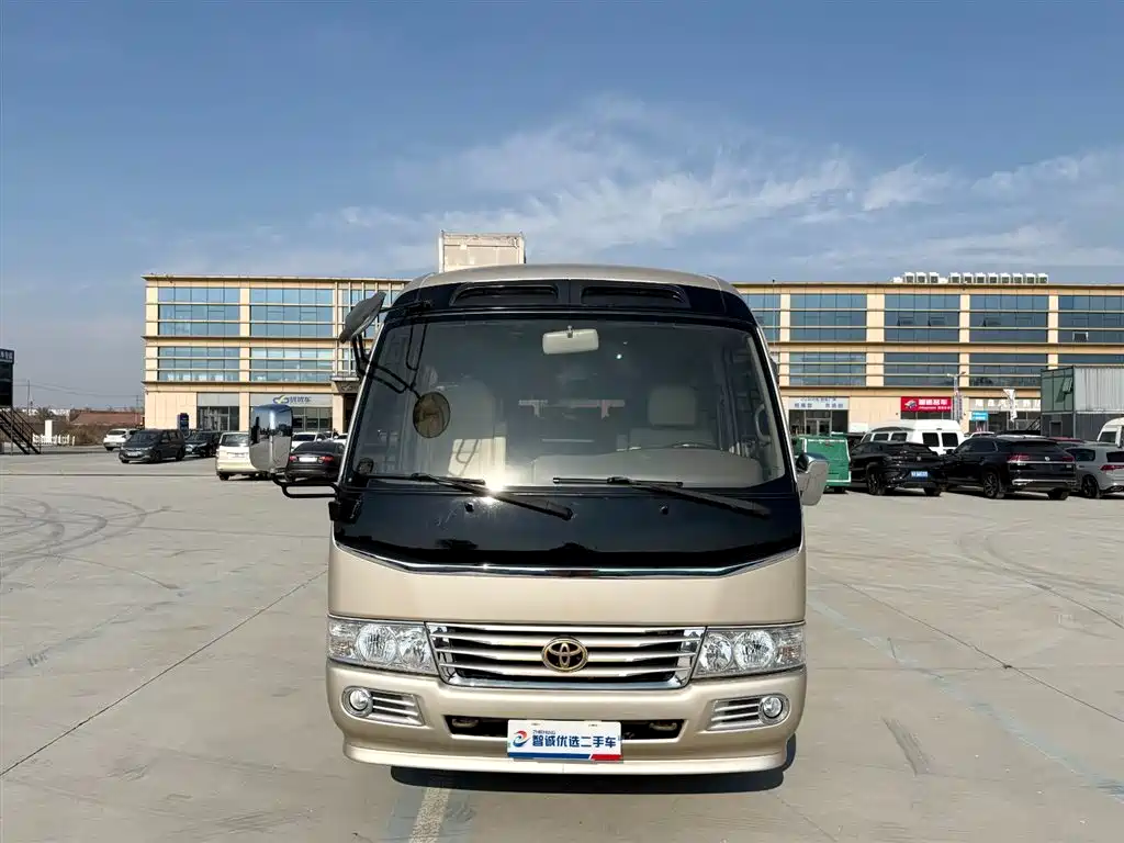 Toyota Coaster 2015 4.0L Luxury Vehicle GRB53L-ZCMEK 20-seater фото 2