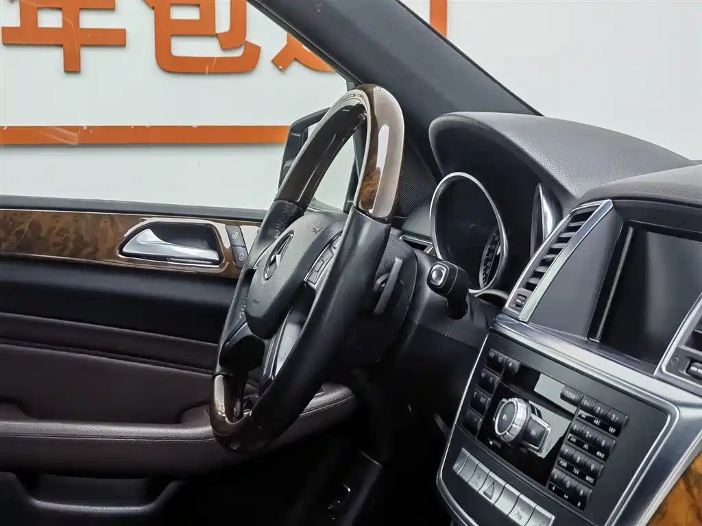 Mercedes-Benz M-Class 2012 Model ML 350 Luxury фото 22