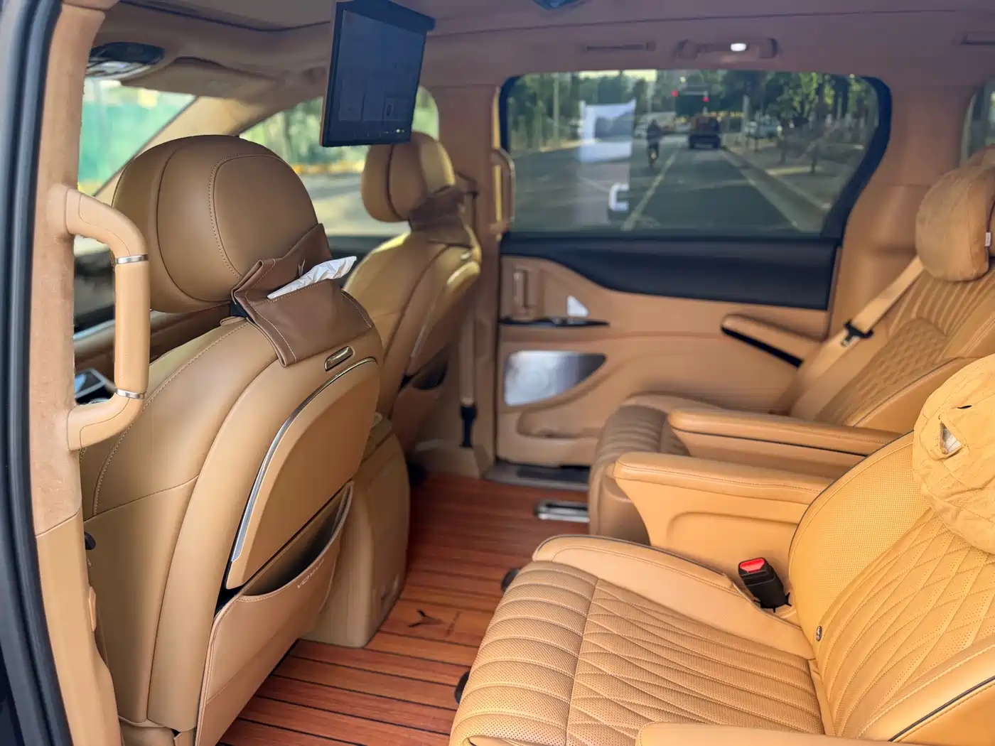 Voyah Auto Voyah Dreamer 2024 PHEV Extended Range Flagship Edition фото 10