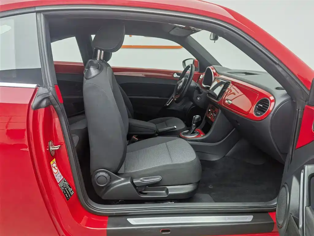 Volkswagen Beetle 2015 180TSI фото 23