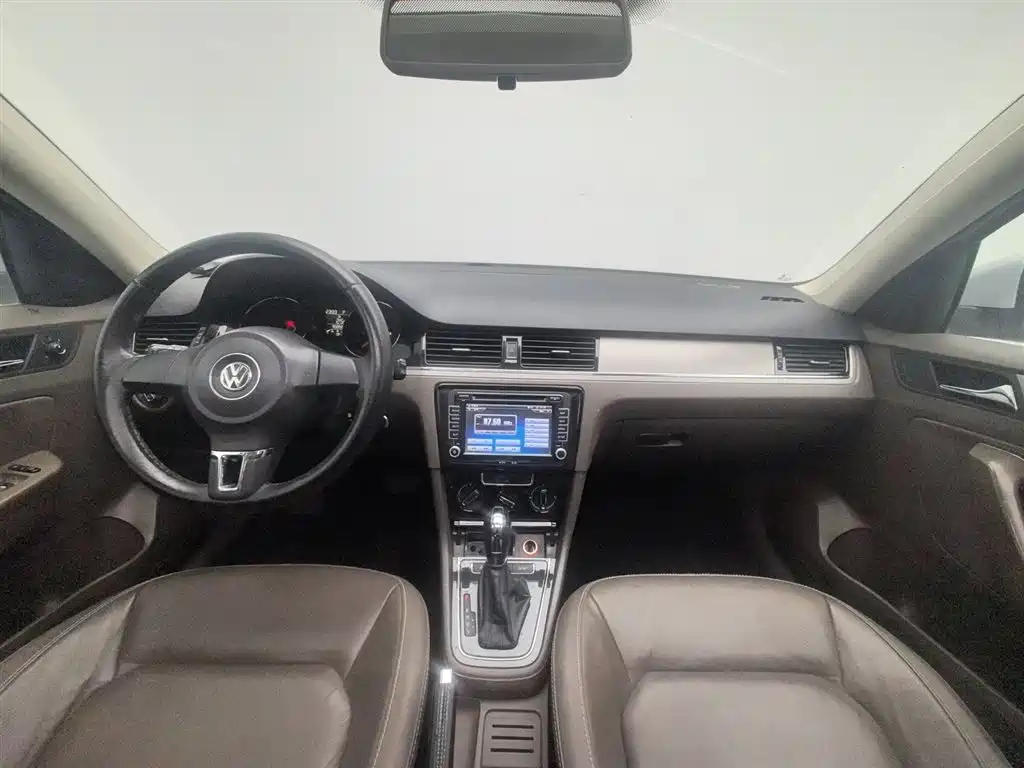 Volkswagen Bora 2014 1.6L Automatic Comfort Edition фото 5