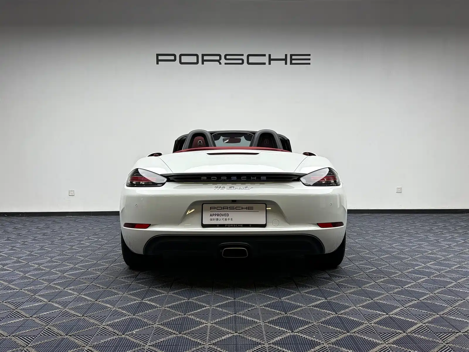 Photo 2 - Porsche 718