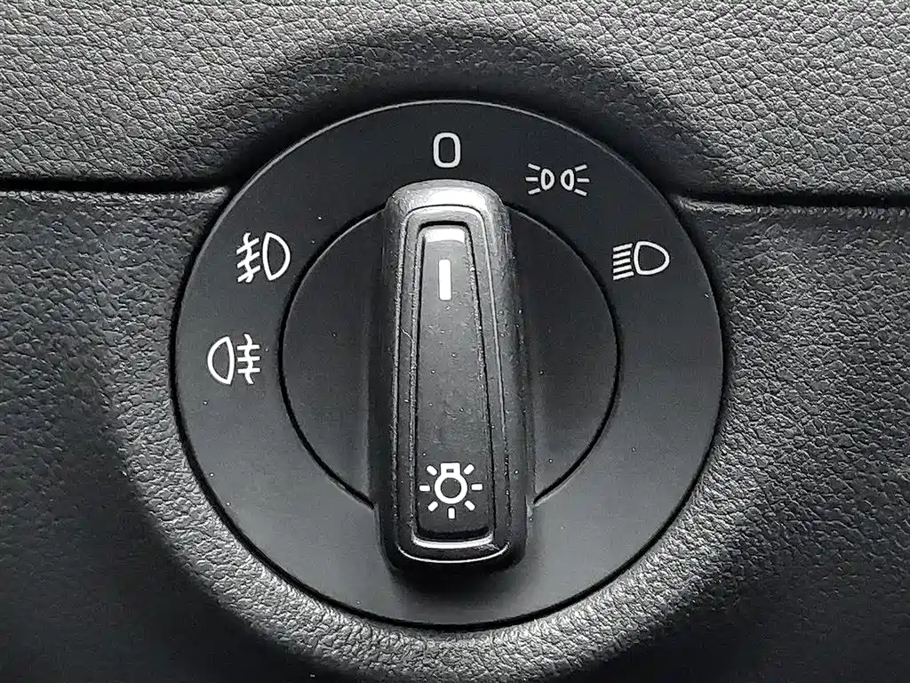 Škoda Octavia 2017 1.6L Manual ChuangXing фото 21