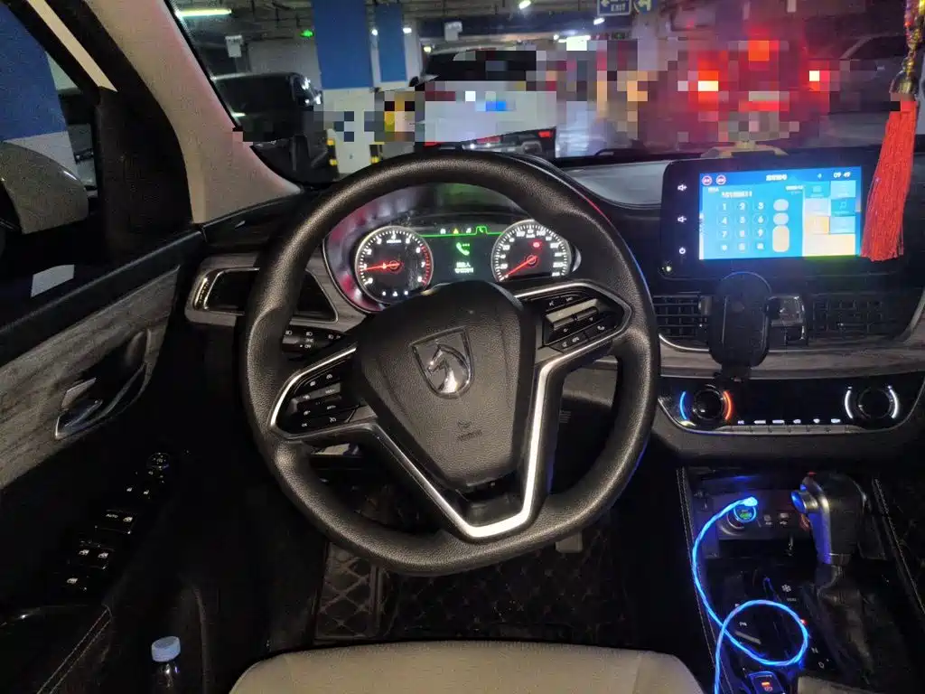 Baojun 730 2019 2019 1.5T CVT Flagship 7-Seater China V