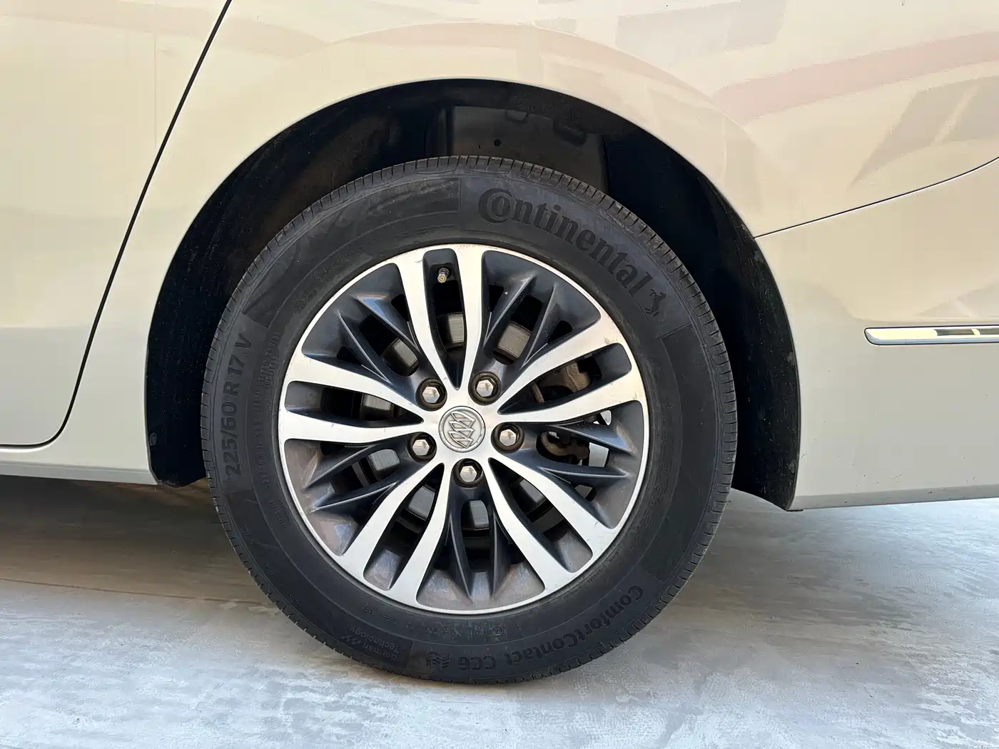 Buick GL8 2017 ES 28T Luxury China V фото 7