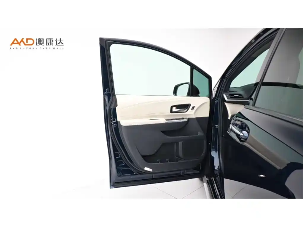 Toyota Granvia 2024 2.5L Hybrid Flagship ULTRA фото 11