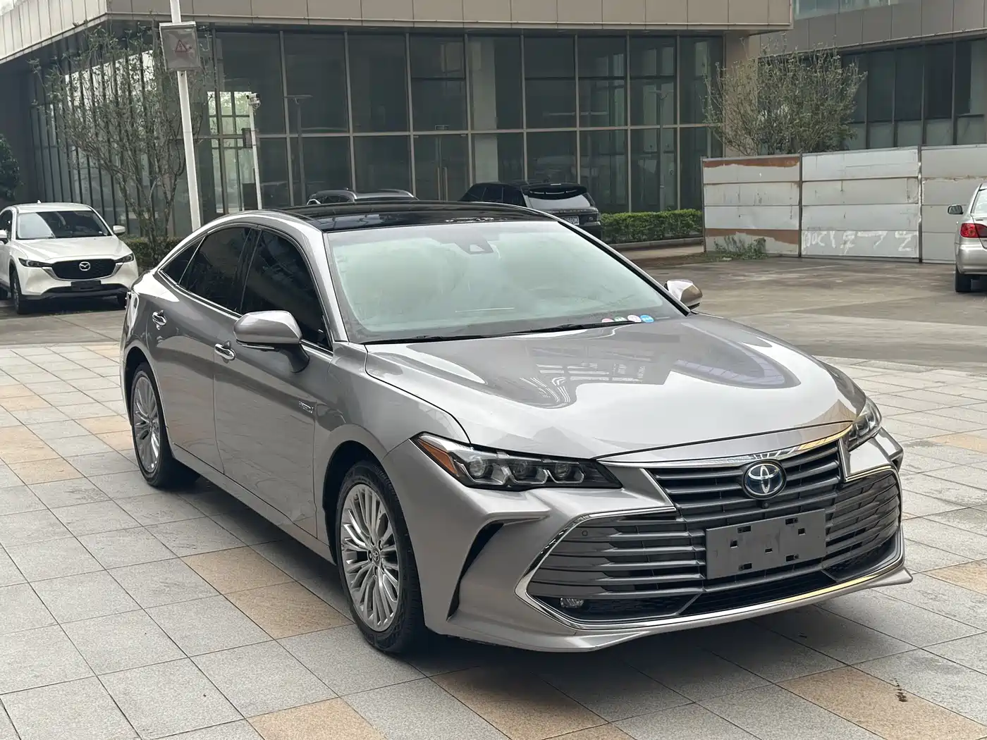 Toyota Avalon 2019 Hybrid 2.5L XLE Premium Edition China VI фото 9