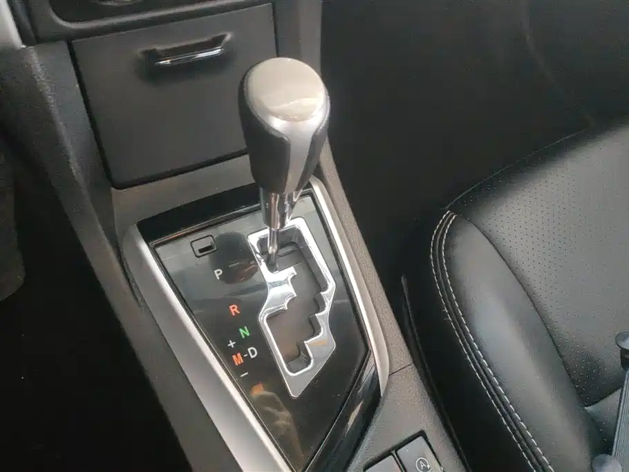 Toyota Corolla 2018 1.2T S-CVT GL Smart Edition фото 16