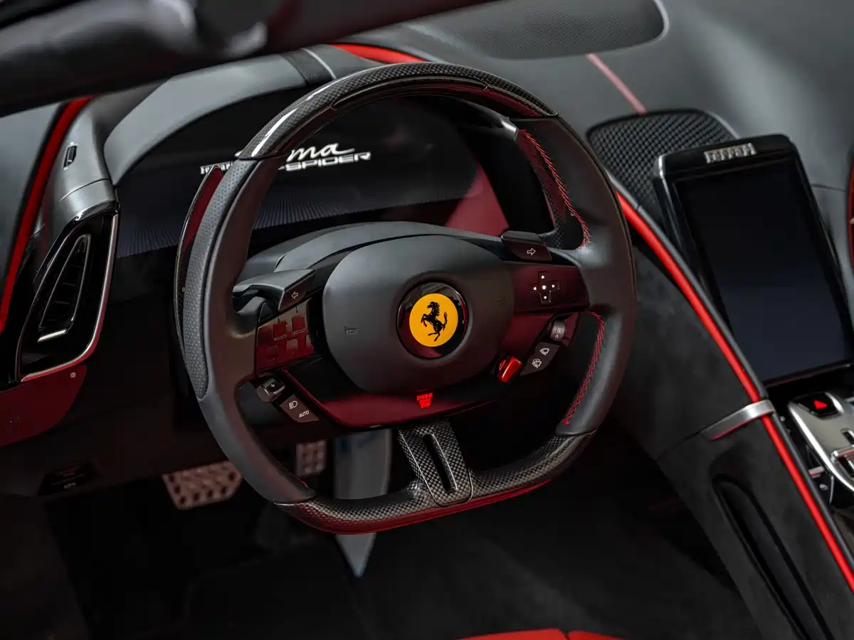 FERRARI ROMA
