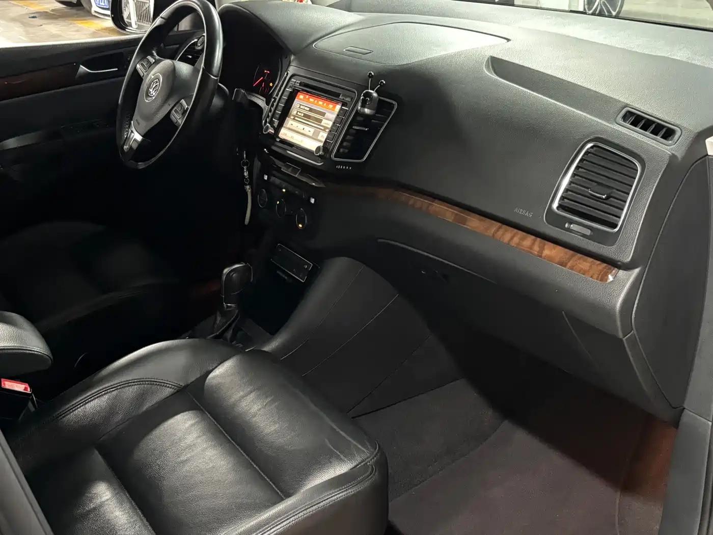 Volkswagen Sharan 2015 1.8TSI Comfort фото 5