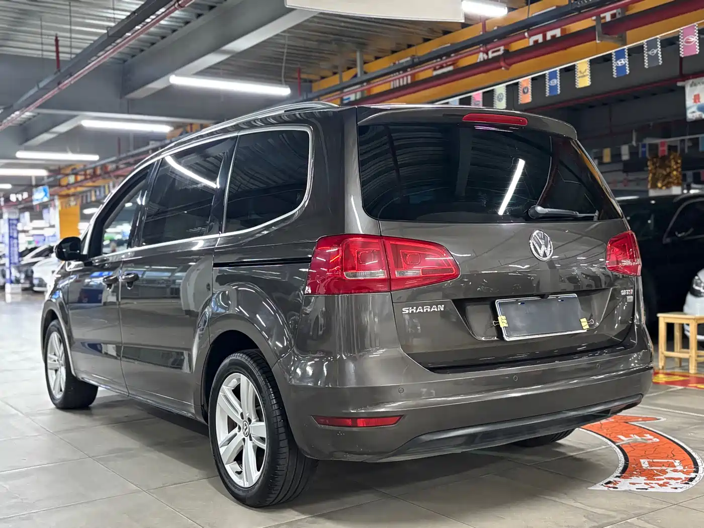Volkswagen Sharan 2015 1.8TSI Comfort фото 9
