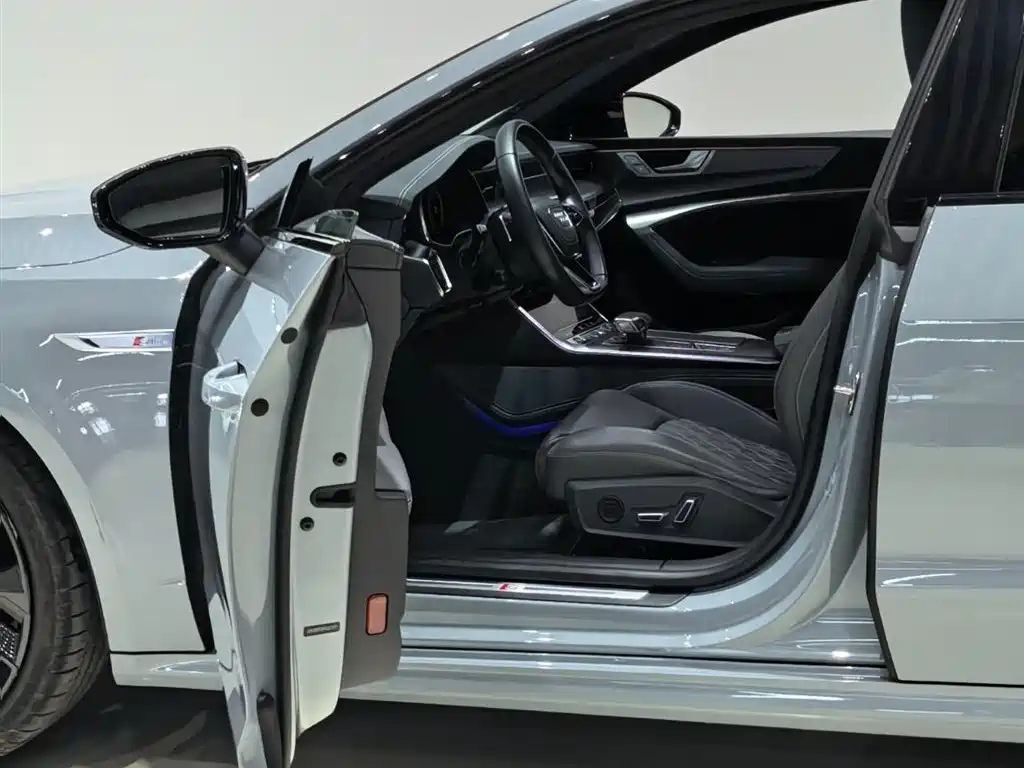 AUDI A7L