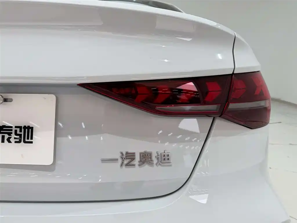 Audi A3 2025 Facelift A3L Limousine 35TFSI Flying Spur Premium фото 10
