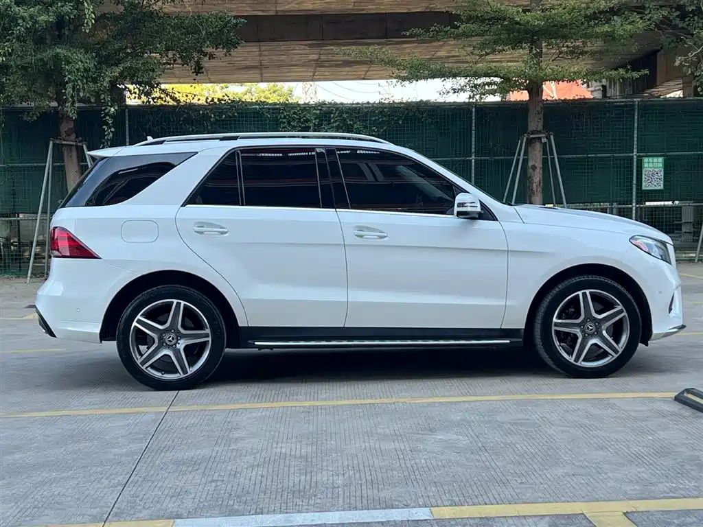 Mercedes-Benz GLE 2016 GLE 400 4MATIC фото 3
