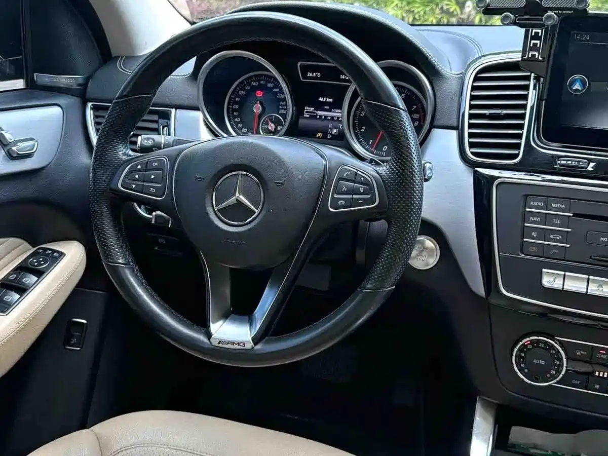Mercedes-Benz GLE Coupe 2017 GLE 320 4MATIC Coupe SUV фото 8