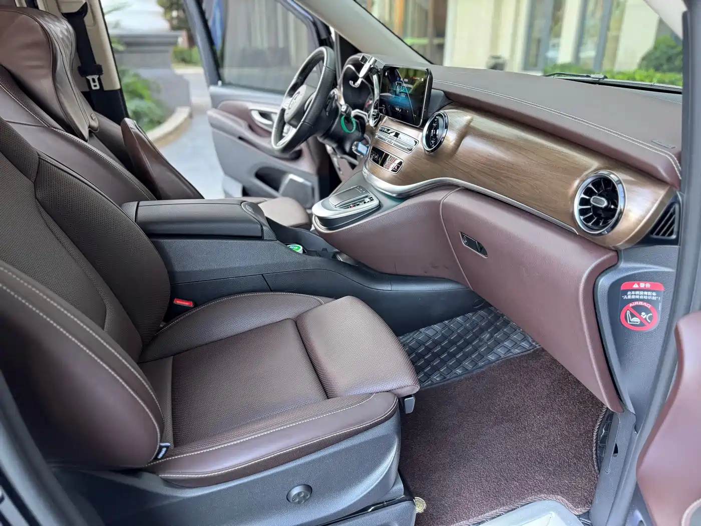 Mercedes-Benz V-Class 2022 V 260 L Long Wheelbase Luxury Edition фото 4