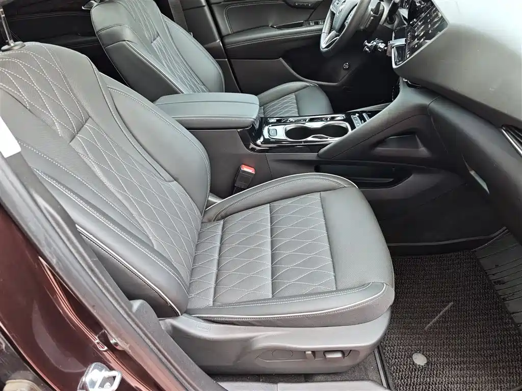 Buick Envision Plus 2022 Envision Plus Avenir 5-Seater фото 2