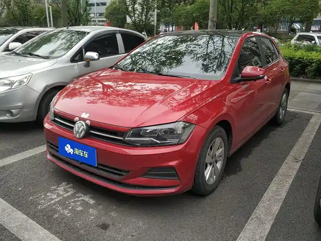 VOLKSWAGEN POLO
