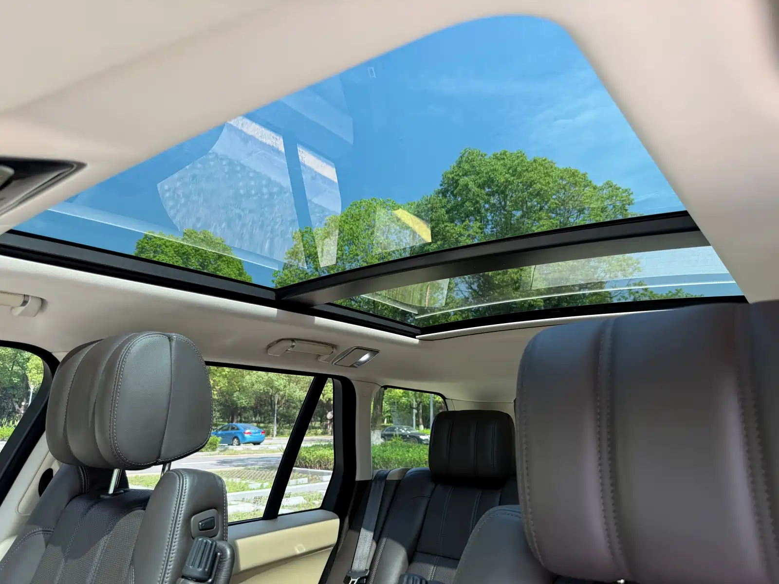 Фото 20 - Land Rover Range Rover