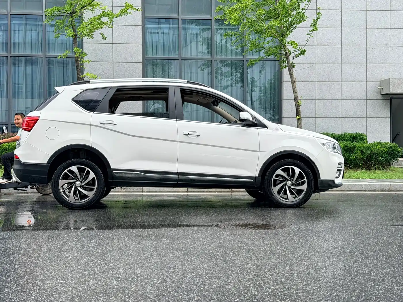 Baojun 560 2017 2017 1.5T DCT Flagship 7-seater