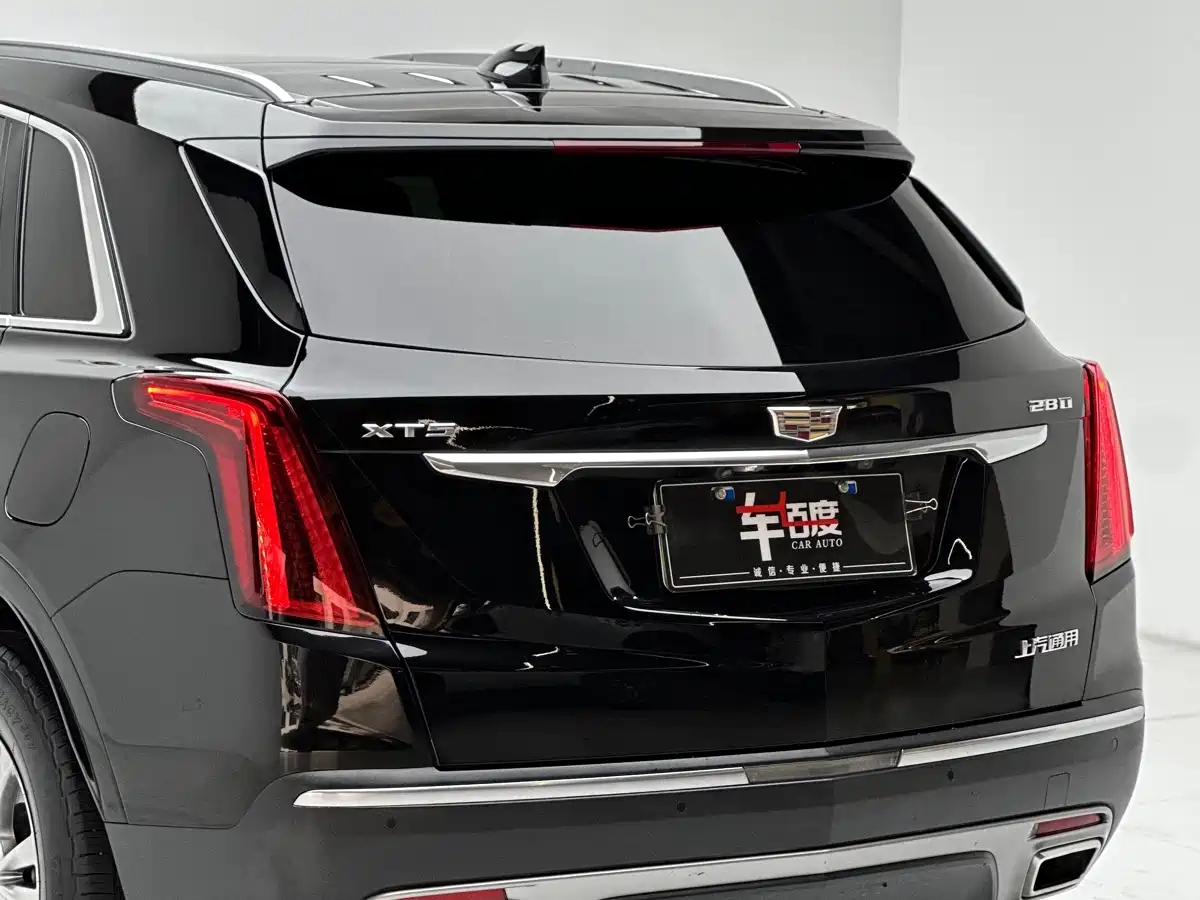 CADILLAC XT5
