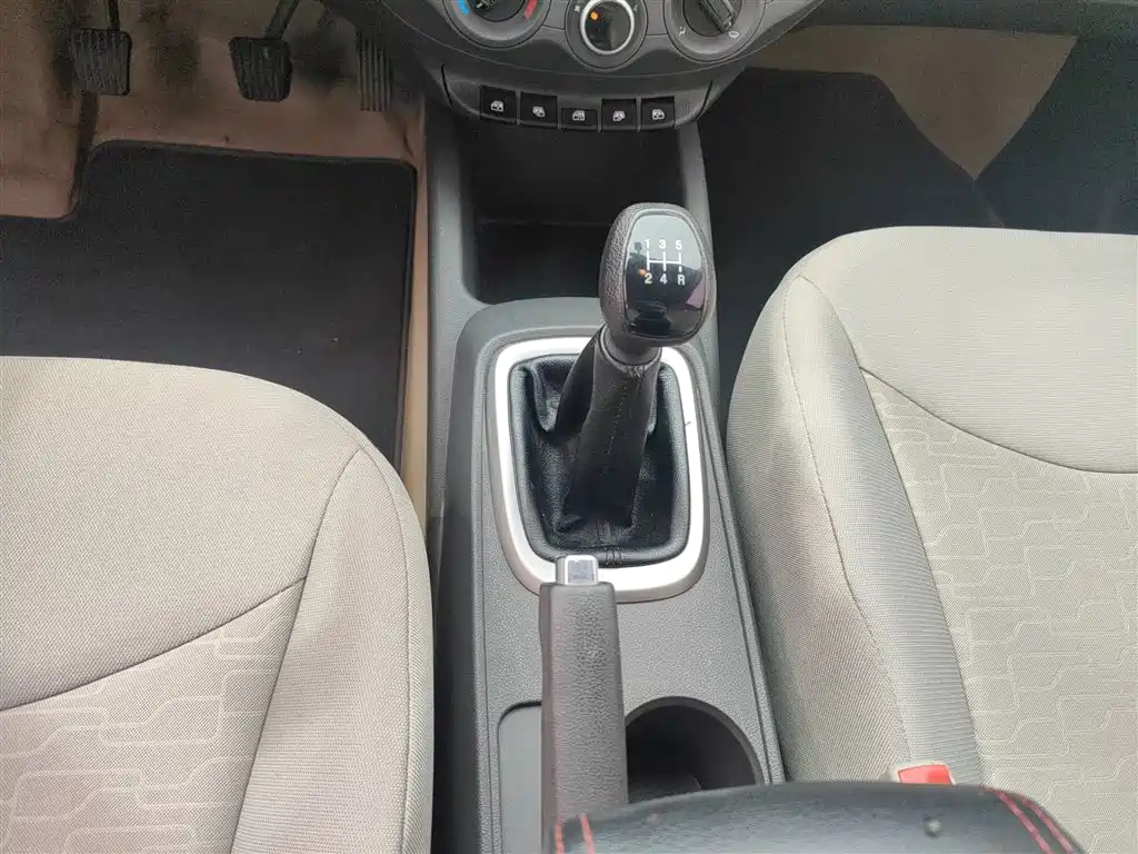 Chevrolet Sail 2015 Sail 3 1.5L Manual Ideal Sunroof Edition фото 14