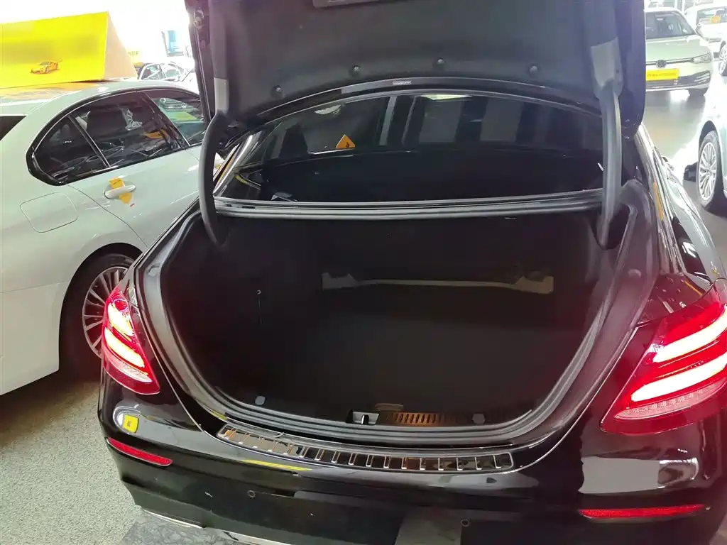 Mercedes-Benz E-Class 2016 E 200 L Sport Type фото 15