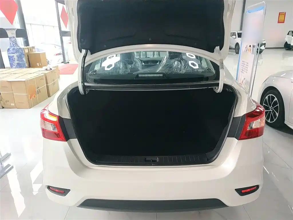 Nissan Sylphy 2025 2024 Facelift II Classic 1.6XE CVT Comfort