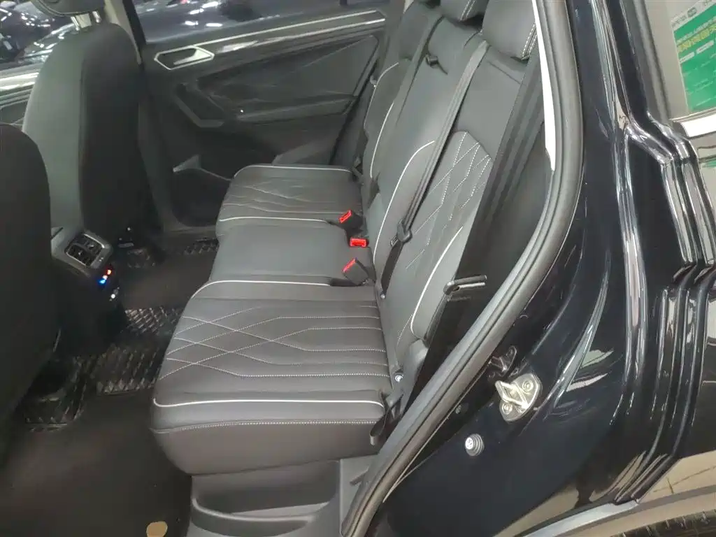 Volkswagen Tiguan L 2022 330TSI Automatic 2WD Smart Edition фото 13