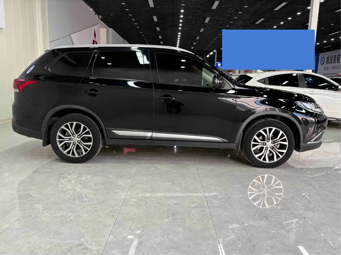 Mitsubishi Outlander 2018 2.0L 2WD Glory Edition 5-seater фото 8
