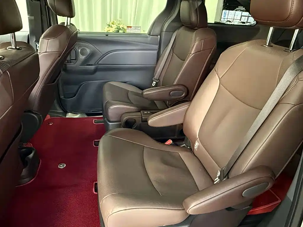 Toyota Granvia 2025 2024 2.5L Hybrid Premium PLUS 4WD Edition