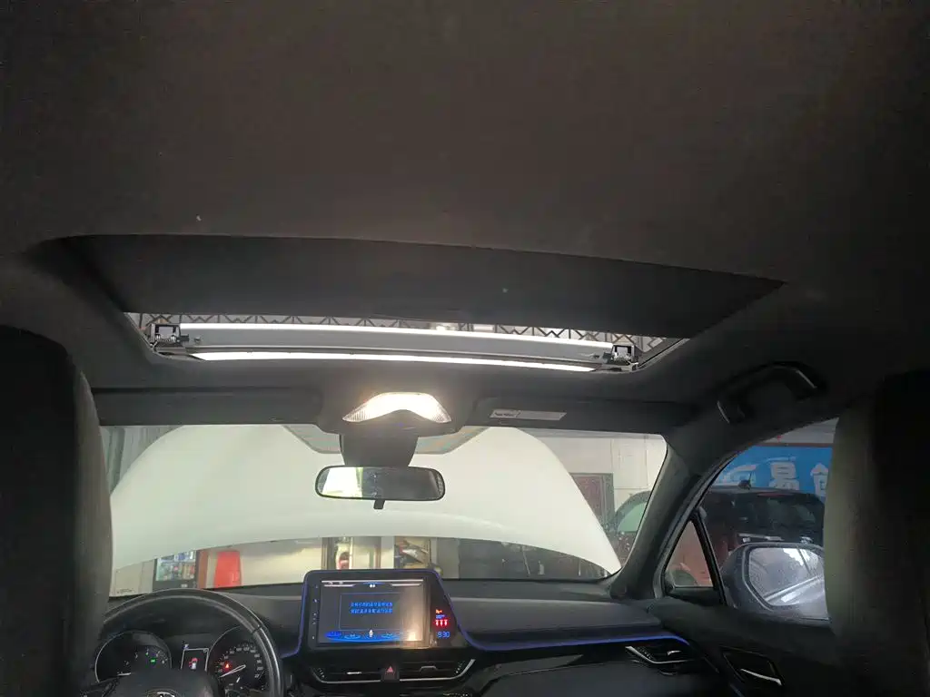 Toyota C-HR 2018 Model 2.0L Flagship Sunroof Version China V фото 14