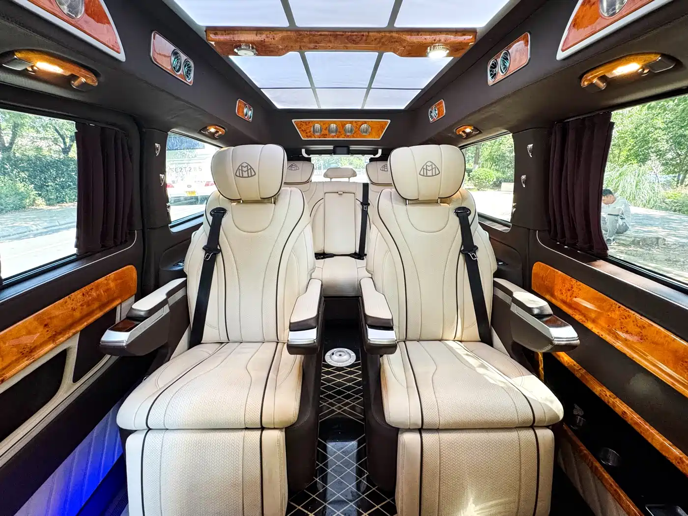 Mercedes-Benz Vito 2023 2.0T Elite 7-Seater фото 16