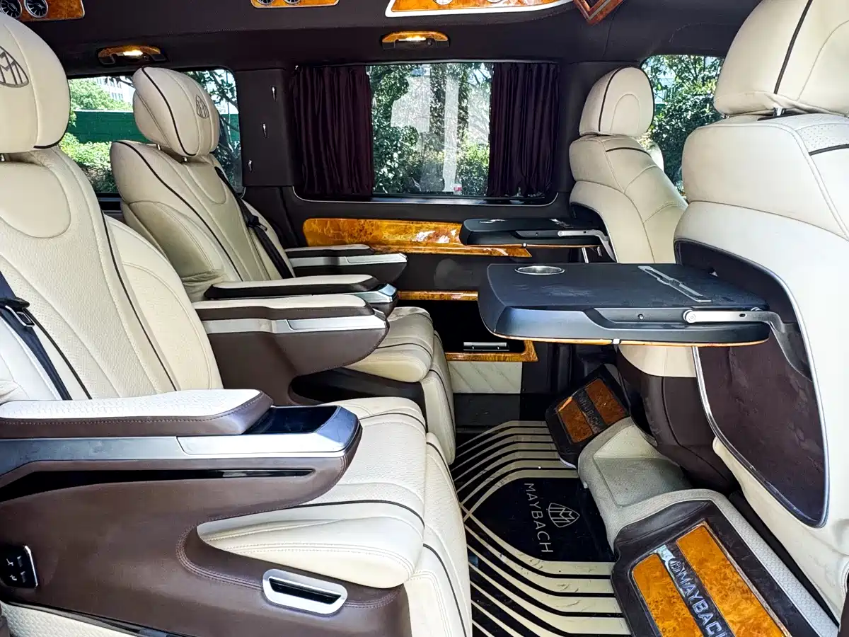 Mercedes-Benz Vito 2023 2.0T Elite 7-Seater фото 12
