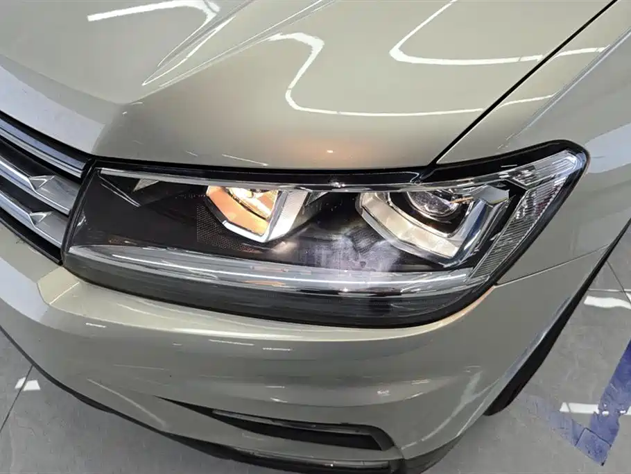 Volkswagen Tiguan L 2018 Facelift 330TSI Automatic 2WD Luxury Edition фото 5