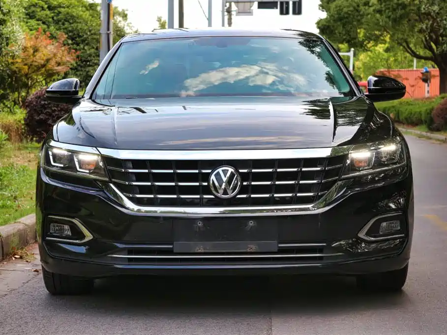 Volkswagen Passat 2020 330TSI Elite Edition China V фото 2