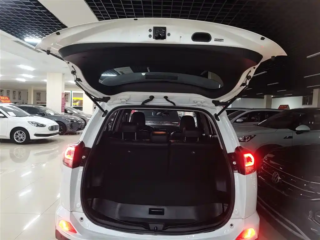 Toyota RAV4 Rongfang 2019 2.0L CVT 2WD Pioneer Version China V фото 18