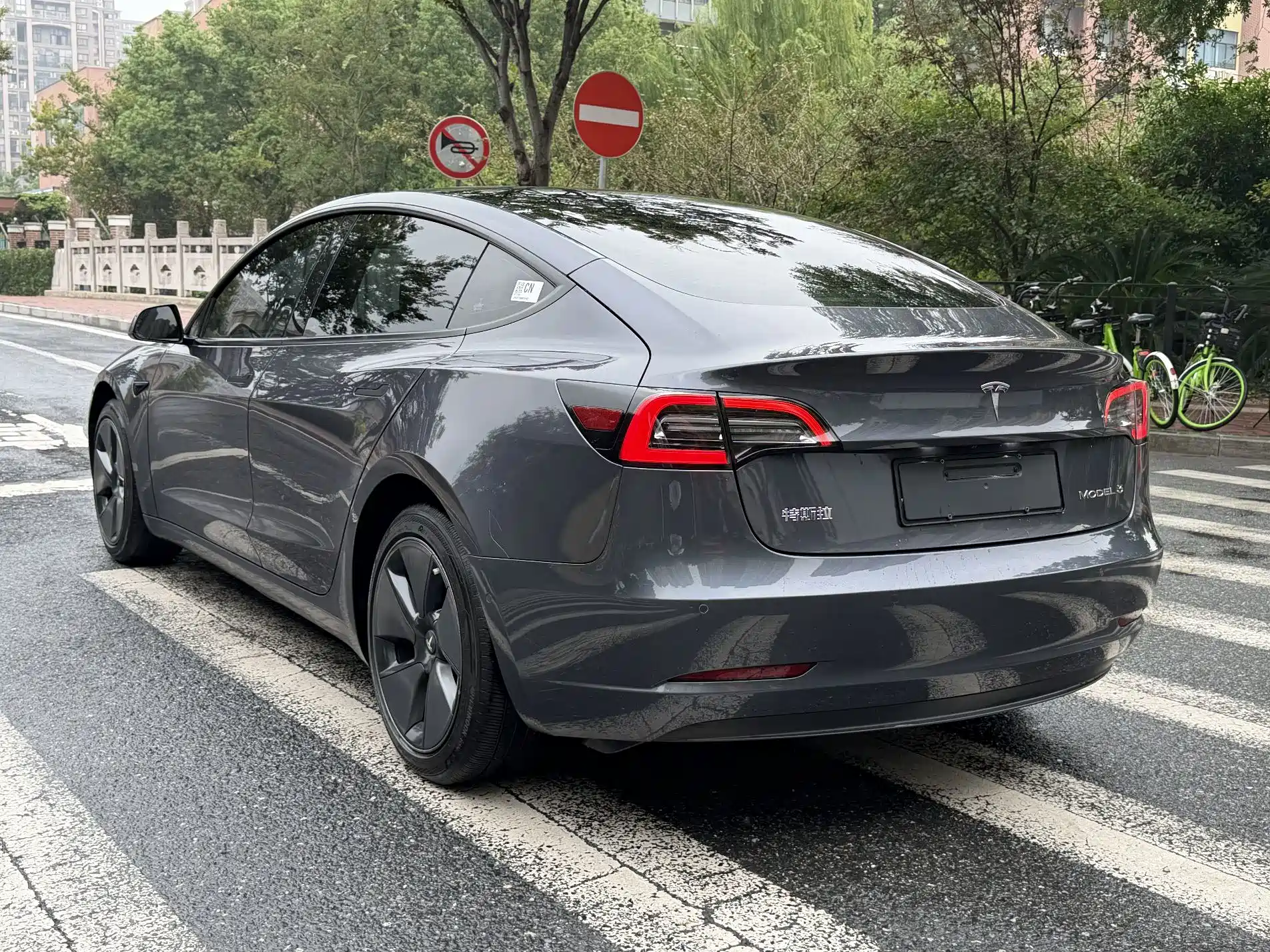 Фото 4 - Tesla Model 3