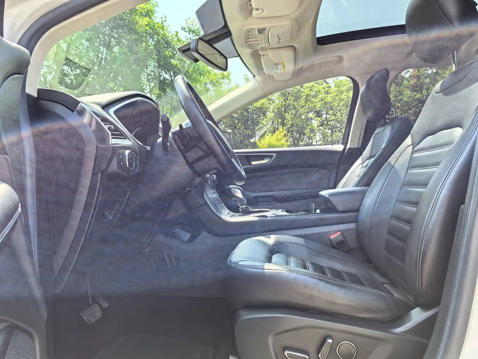 Фото 10 - Ford Edge