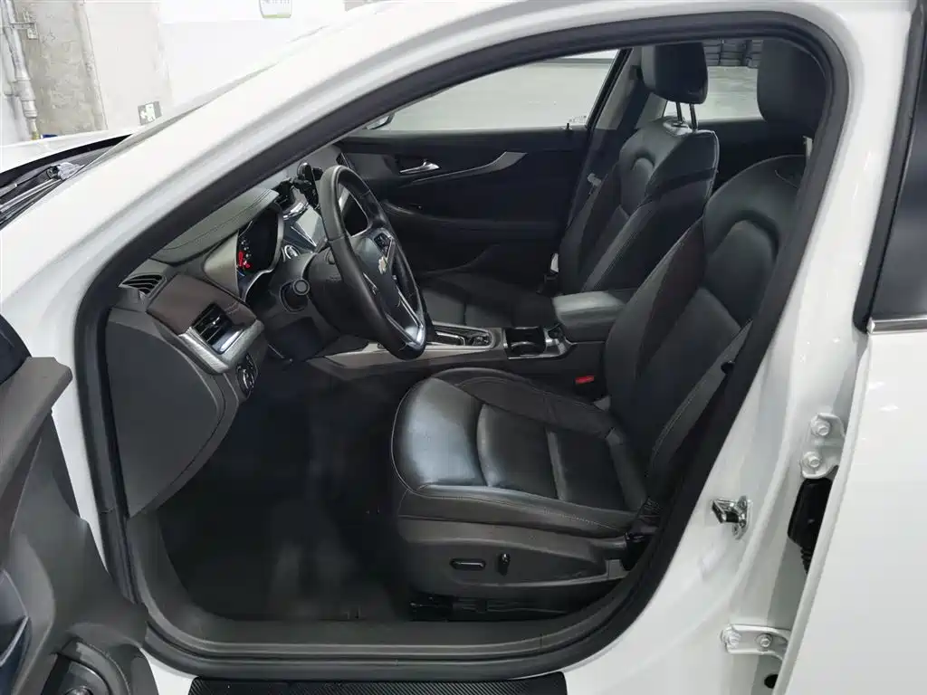 Chevrolet Malibu 2017 1.5T Automatic Luxury Edition фото 10