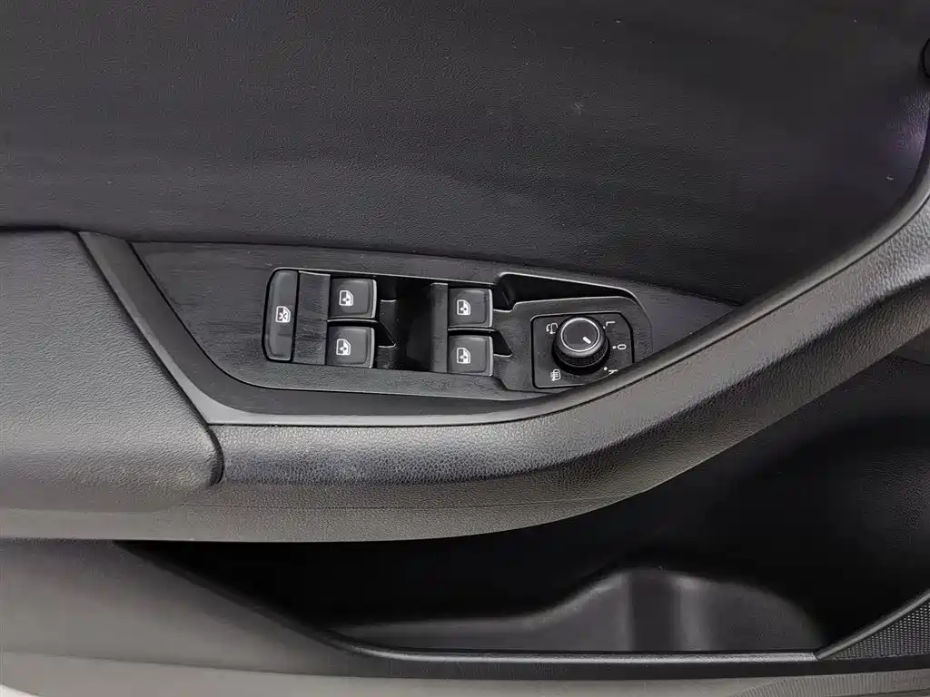 Škoda Kodiaq 2019 Facelift TSI330 5-Seater 2WD Luxury Premium Edition China VI фото 9