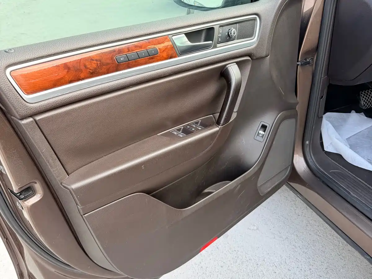 Фото 7 - Volkswagen Touareg