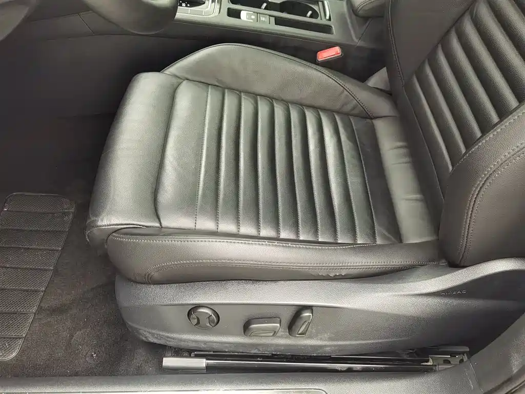 Volkswagen Magotan 2018 Facelift 330TSI DSG Luxury фото 20